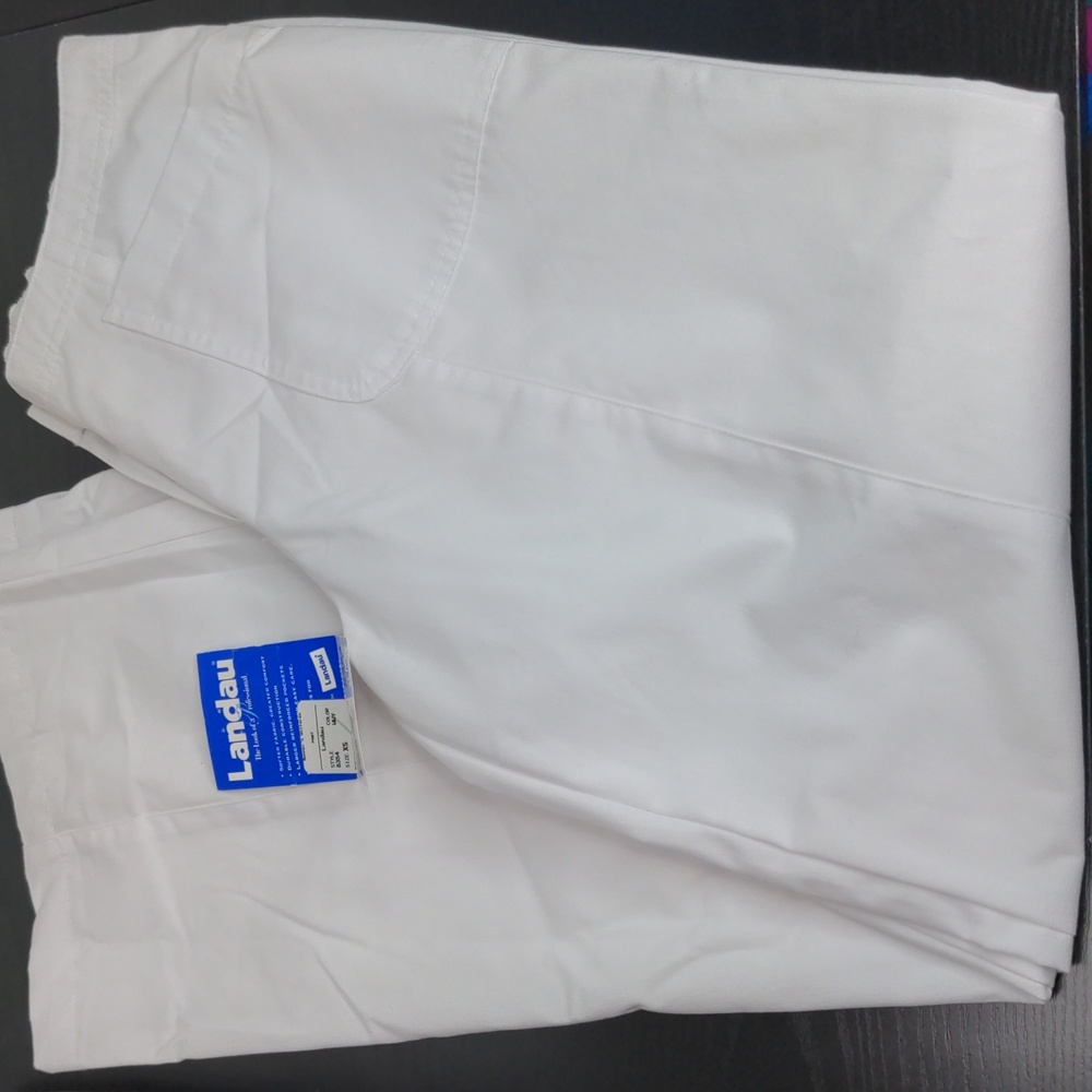 Landau Scrubs Bottoms Style 8354 White XS - NWT *Tag came off